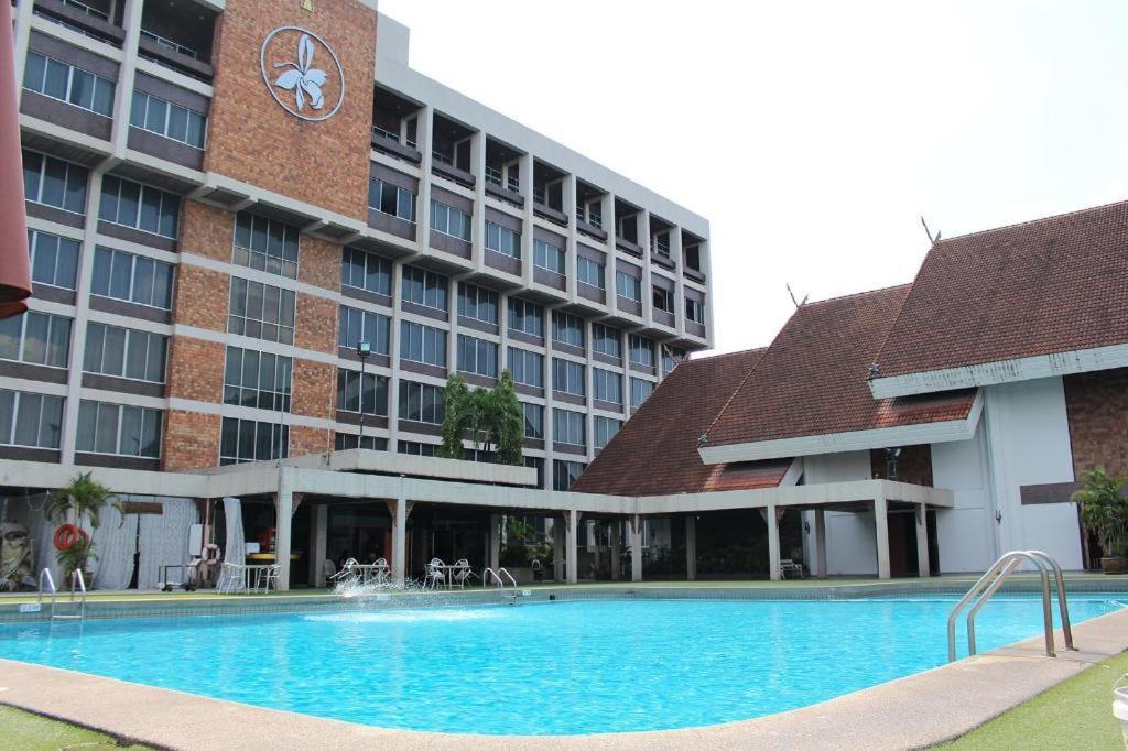 Chiang Mai Orchid Hotel Exterior foto